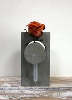 mh worker - Eenbloemige vaas - beton