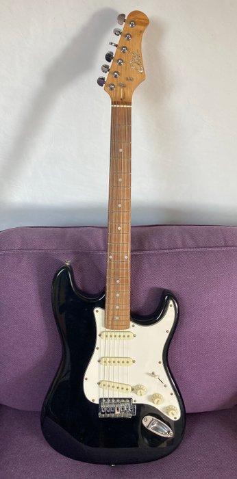 EKO - Stratocaster S-300 - - Elektrische gitaar - Italië -, Muziek en Instrumenten, Snaarinstrumenten | Gitaren | Akoestisch