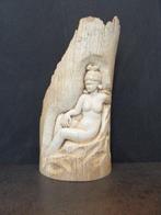 sculptuur, afhrodite naakt op rots zittend - 25 cm - mammoet