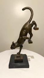 JB Deposee Paris - De Coux - sculptuur, Kat van de Trap -