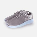 Nike Tanjun Premium Particle Rose Satin (W) - Maat 37.5, Kleding | Dames, Schoenen, Nike, Gedragen, Sneakers of Gympen, Verzenden
