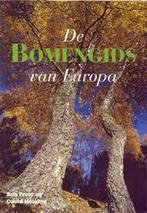 De bomengids van Europa 9789059472112 B. Press, Verzenden, Zo goed als nieuw, B. Press