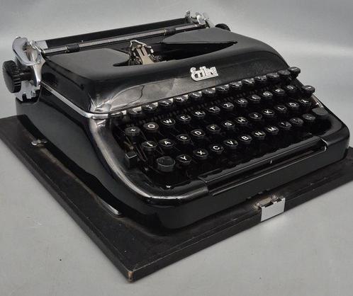 Erika 10 - Schrijfmachine - 1930-1940, Antiek en Kunst, Kunst | Designobjecten