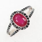 Robijn - Zilver, Royal Rubies Ring: Hartstochtelijk Hart &