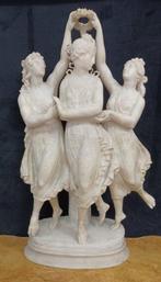 Beeld, A large sculptural group of the 3 Graces, after, Antiek en Kunst, Antiek | Keramiek en Aardewerk