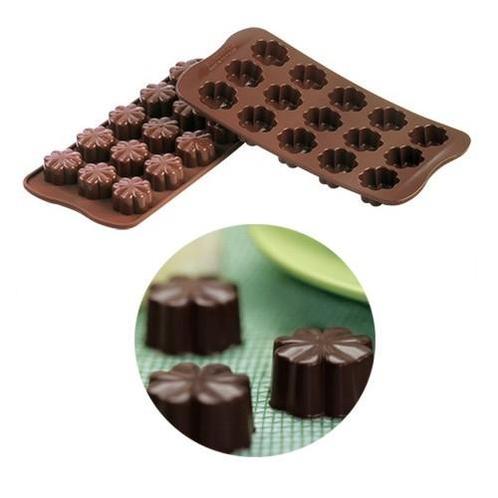 Silikomart Siliconen Bonbonvorm Bloemen (15x) Ø30 mm, Hobby en Vrije tijd, Taarten en Cupcakes maken, Nieuw, Verzenden
