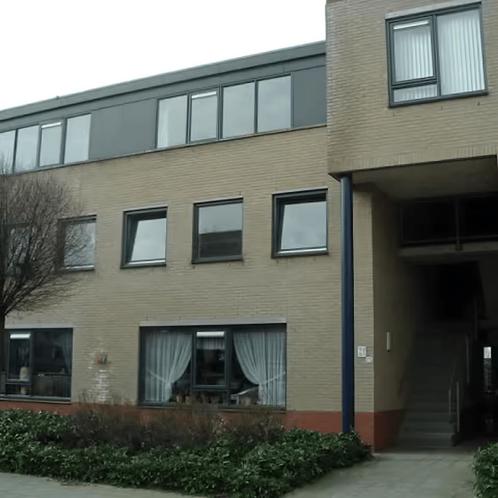 Appartement met balkon en twee slaapkamers, Huizen en Kamers, Huizen te huur, Direct bij eigenaar, Appartement
