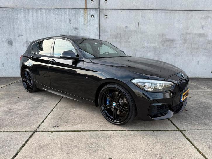 BMW 1-serie M140i X-drive shadow Line LCI M-Performance|Pano, Auto's, BMW, Onderhoudsboekje, Te koop, Automaat, Hatchback, Zwart