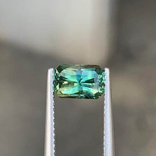 1 pcs Groen Saffier - 2.04 ct - nternational Colored, Sieraden, Tassen en Uiterlijk, Edelstenen