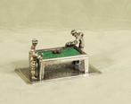 Miniatuur figuur - Weegschaal, Biljarttafel en schommel. -
