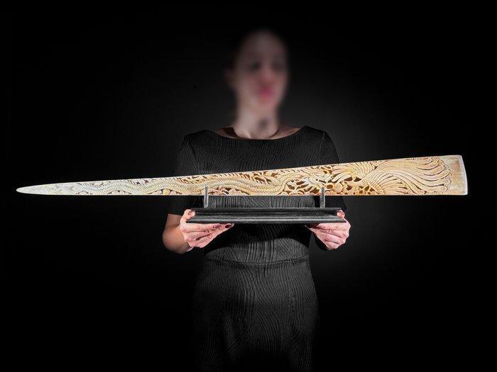 Geen minimumprijs - Grote gebeeldhouwde zwaardvis op een, Antiek en Kunst, Kunst | Niet-Westerse kunst