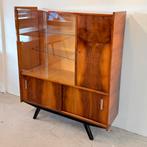 Speelse hoogglans highboard met vitrine, Glas, 100 tot 150 cm, Ophalen of Verzenden, Zo goed als nieuw