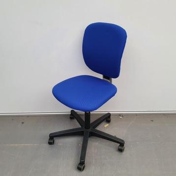 Ahrend 262 bureaustoel met blauwe nieuwe stof