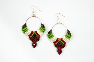 Macramé Oorhangers - Bruin/Groen/Wit/Rood - Handgemaakt v.. beschikbaar voor biedingen