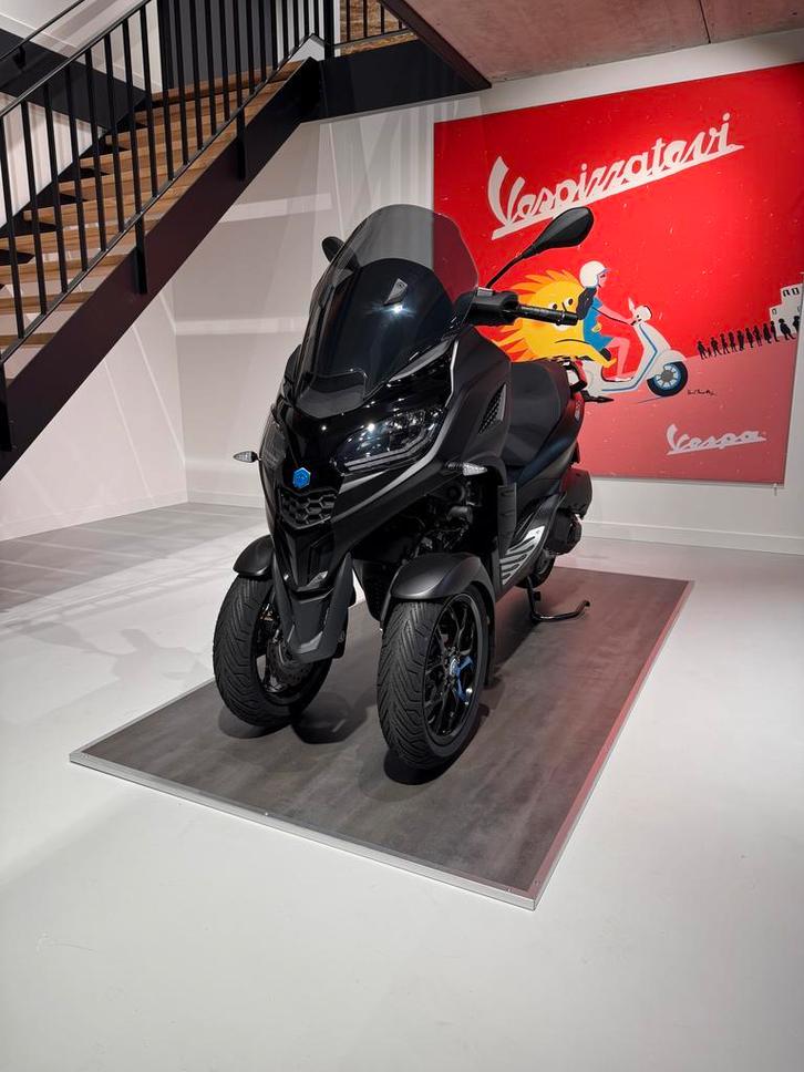 Piaggio MP3 310 Sport (bj 2025), Motoren, Motoren | Piaggio, 12 t/m 35 kW, Ophalen