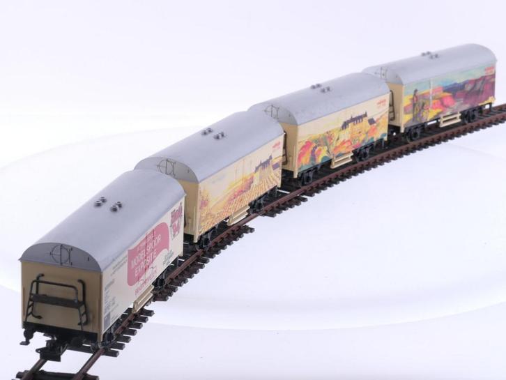Schaal H0 Märklin 4415 & 84495 set van 4 geloten goederen.., Hobby en Vrije tijd, Modeltreinen | H0, Wisselstroom, Analoog, Gebruikt