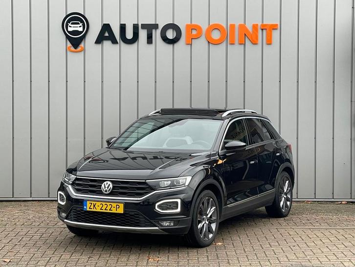 Zakelijke Lease |  Volkswagen T-Roc 2.0 TSI 4Motion DSG|PANO, Auto's, Volkswagen, Dealer onderhouden, Lease, Zwart, Automaat, SUV of Terreinwagen