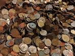 Wereld. 9kg of this unsorted world coin lot. Most of them