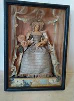 Beeld, Madonna met kind in een glazen lijst - 42 cm - Was,