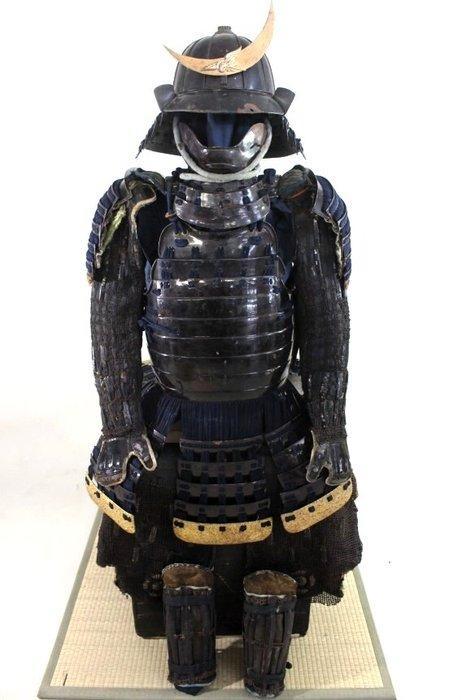 Harnas - Japan - Yokohagi Twee Bord Dou Gusoku Yoroi :, Antiek en Kunst, Antiek | Overige Antiek