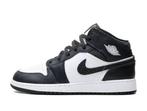 Air Jordan 1 Mid SE Panda Elephant - Maat 39 EU, Kleding | Heren, Schoenen, Ophalen of Verzenden, Nieuw, Jordan