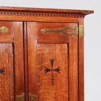 Strakke smalle bijna 2 meter hoge boekenkast met messing en, Antiek en Kunst, Antiek | Meubels | Kasten, Ophalen of Verzenden