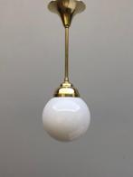 Plafondlamp - Opaline glas - Hanglamp van messing met een