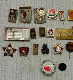 Insigne Vintage USSR Pioneer badges, Pioneer heroes, Pioneer, Antiek en Kunst