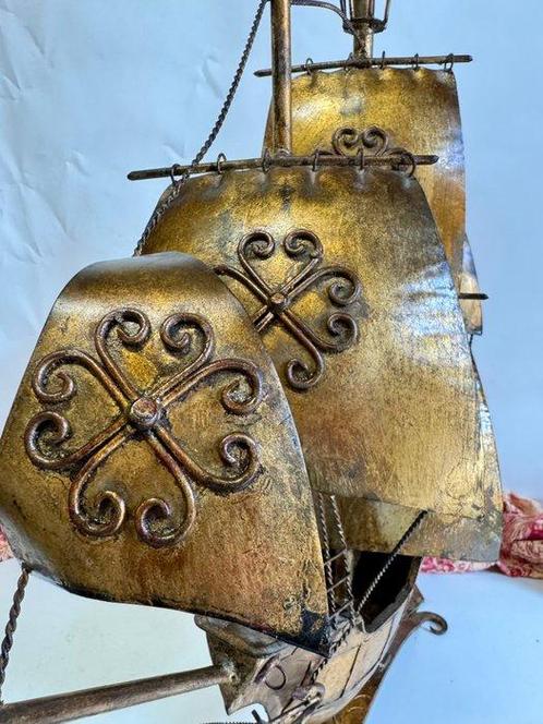Decoratief ornament - Gouden ijzeren galeonsculptuur, stijl, Antiek en Kunst, Curiosa en Brocante