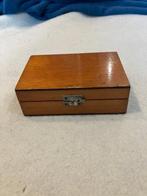 Balans of weegschaal (2) - Hout - Apothekersgewichten