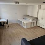 Gemeubileerde studio aan de Voorstreek gevonden in Leeuwarde, Huizen en Kamers, Kamers te huur, 35 tot 50 m², Leeuwarden
