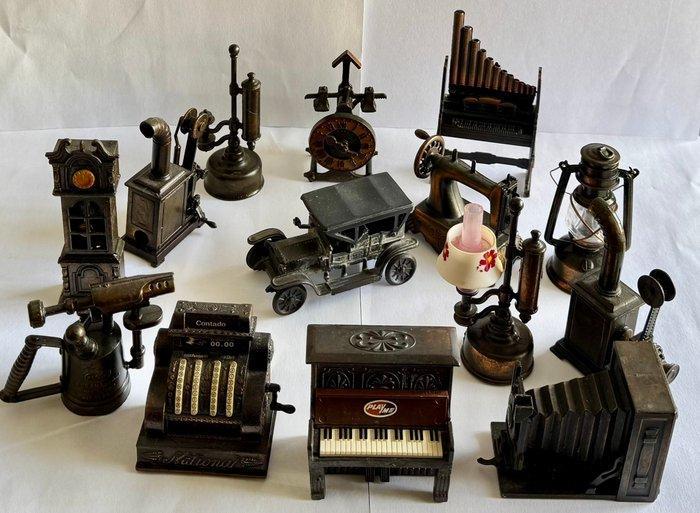 Playme - Speelgoed Luxury Collection of 14 Vintage Die-cast, Antiek en Kunst, Antiek | Speelgoed