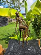 Beeld, Bronze Lady on Barchair - 29 cm - Brons, Antiek en Kunst, Kunst | Designobjecten