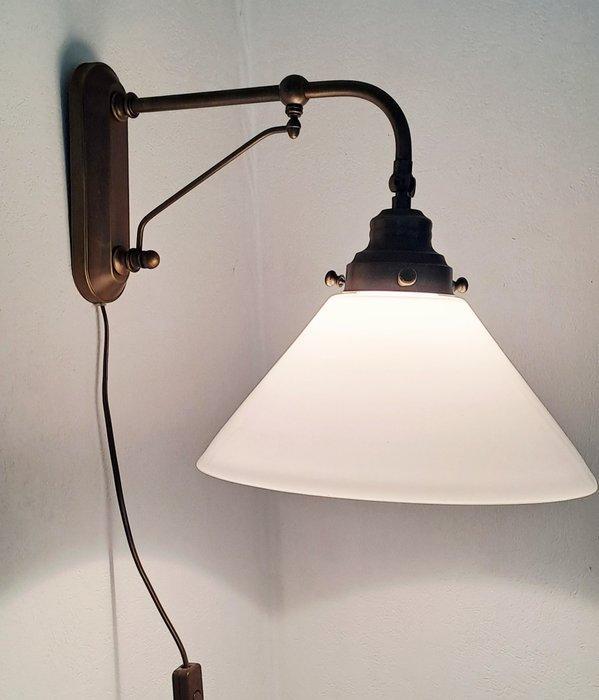 Wandlamp - Opaline glas - Berlijnse wandlamp, Antiek en Kunst, Curiosa en Brocante