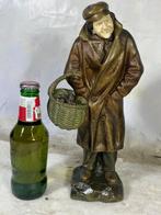 Secarel (XX) - sculptuur, Personnage porteur de pommes - 30