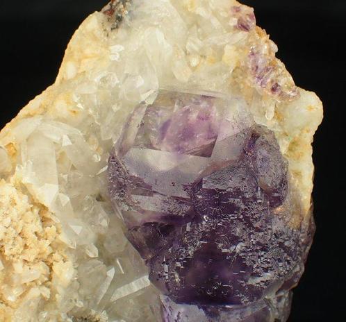 Paarse Cubic FLUORIET op Kwarts Kristallen op matrix -, Verzamelen, Mineralen en Fossielen