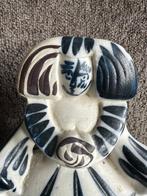 Otero Regal - sculptuur, figurale keramische vrouw - 16.5 cm
