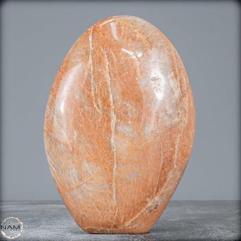 Zeldzame perzikmaansteen sprankelend Vrije vorm- 1128.77 g, Verzamelen, Mineralen en Fossielen