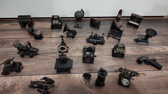 Puntenslijper (21) Geïnspireerd door de antieke stijl -, Antiek en Kunst, Curiosa en Brocante