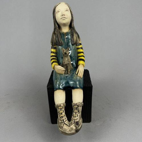 Ida - The girl with her dog- hand made, Antiek en Kunst, Kunst | Designobjecten