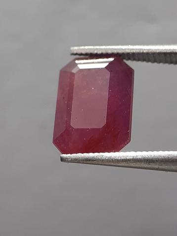 Natural purplish red Ruby - 1.83 ct - octagon - unheated - A
