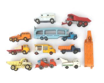 10 model vrachtwagens en sleepautos, Dinky Toys beschikbaar voor biedingen
