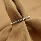 Witgouden gedraaide aanschuifring, Sieraden, Tassen en Uiterlijk, Ringen, Gebruikt, Overige kleuren, Ophalen of Verzenden, 17 tot 18