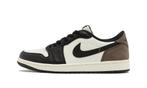 Air Jordan 1 Low OG  Mocha  - Maat 36.5, Air Jordan, Nieuw, Ophalen of Verzenden, Sneakers of Gympen