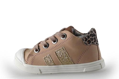 Jopper Sneakers in maat 19 Beige | 10% extra korting, Kinderen en Baby's, Kinderkleding | Schoenen en Sokken, Jongen of Meisje