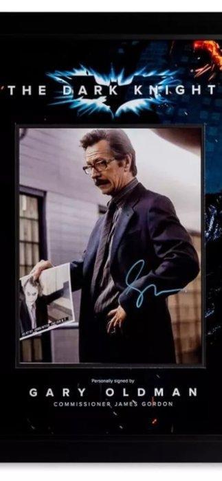 The Dark Knight - Signed by Gary Oldman (Commissioner James, Verzamelen, Film en Tv