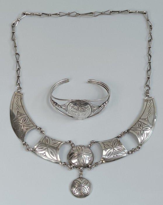 Berber sieradenset - Zilver - Marokko - 20e eeuw, Antiek en Kunst, Kunst | Niet-Westerse kunst