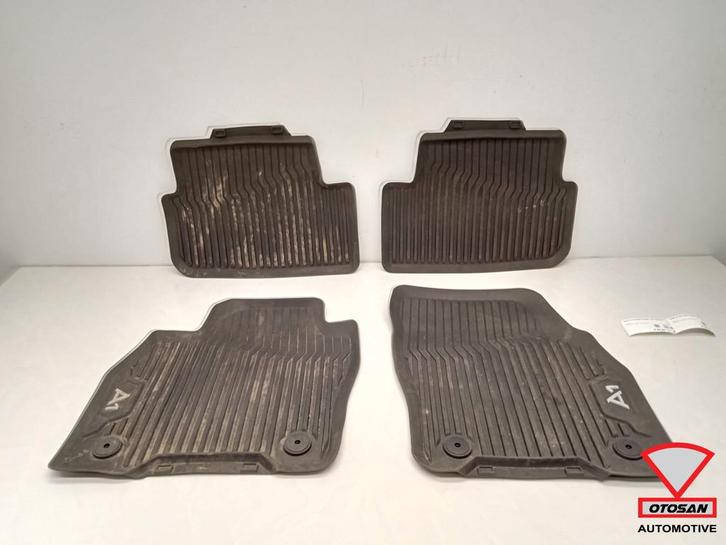 Audi A1 82A Mattenset Automatten Set Rubber Origineel!, Auto-onderdelen, Interieur en Bekleding, Gebruikt, Audi, Ophalen