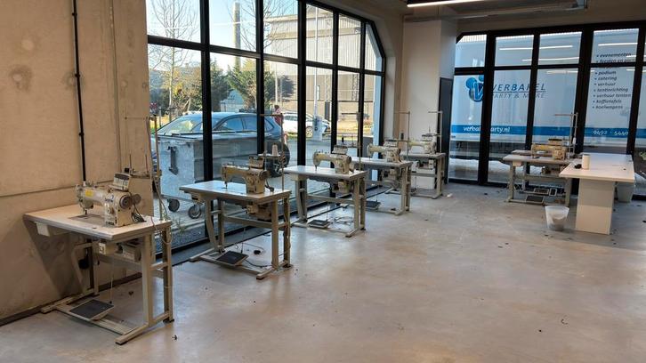 FAILLISSEMENTSVEILING STICHTING THE SEW CREW FOUNDATION, Hobby en Vrije tijd, Naaimachines en Toebehoren, Industrieel, Gebruikt