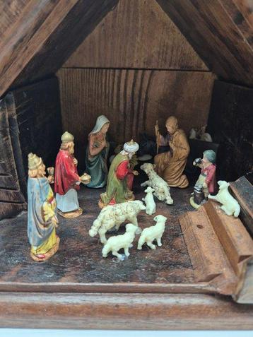 Kerststal - Hout - ambachtelijk handgemaakt beschikbaar voor biedingen